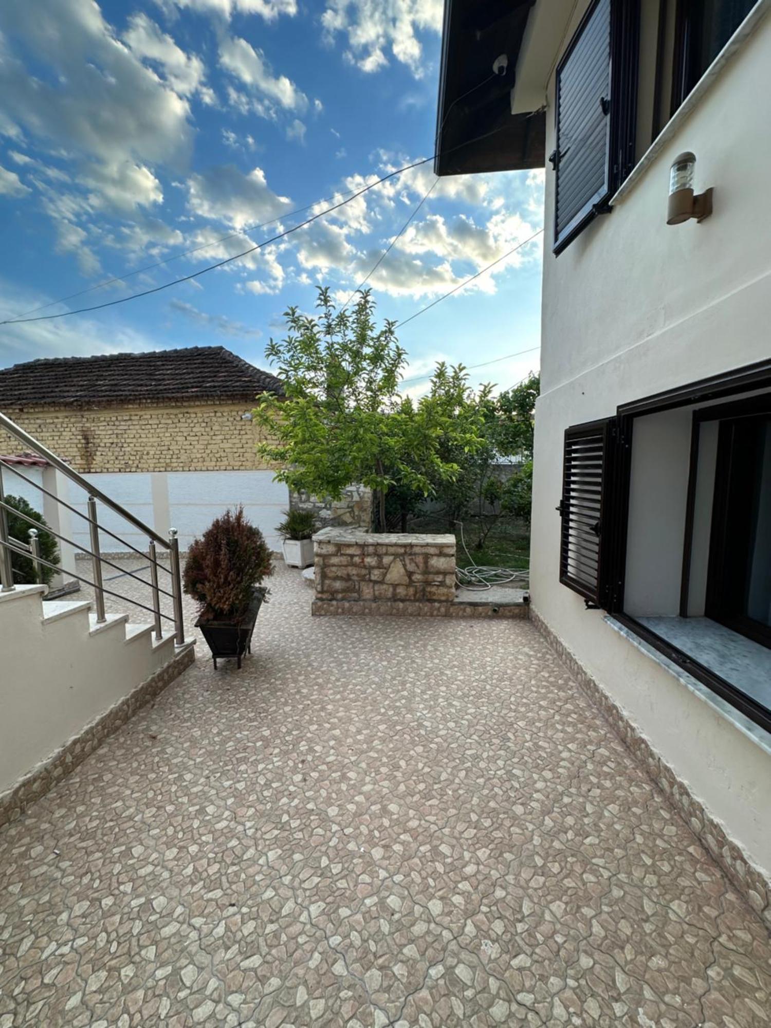 Elby Apartments Berat Exterior foto